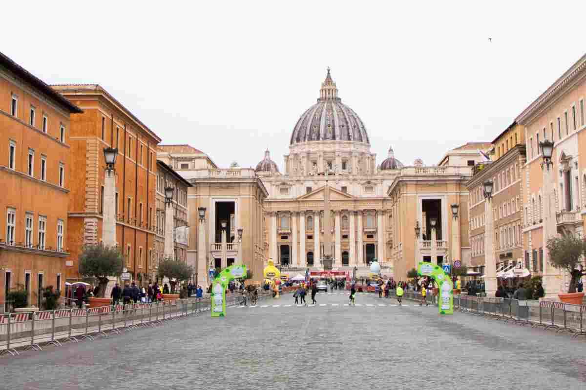 Venerdì a Roma "La corsa dei Santi"