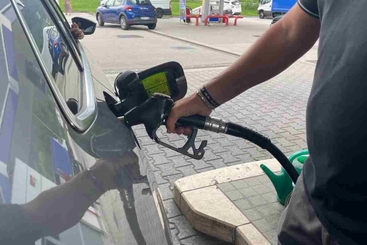 carburanti ribasso prezzi pompa