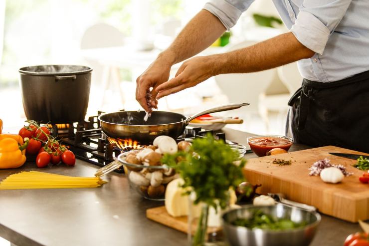 Come trasformare la cucina in un'arte semplice e divertente