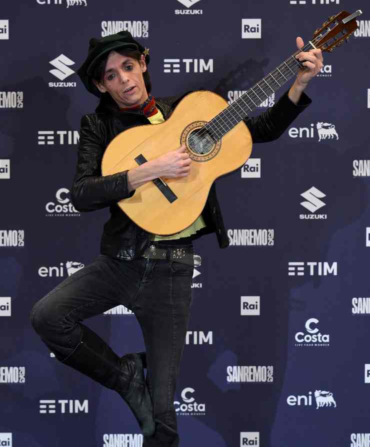Colpo di scena all’Eurovision: Lucio Corsi si prende la rivincita, è già leggenda!